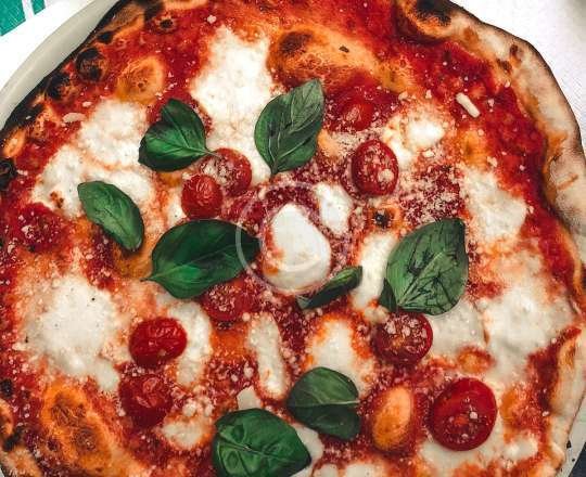 Tuna & Wild Tomatoes Pizza